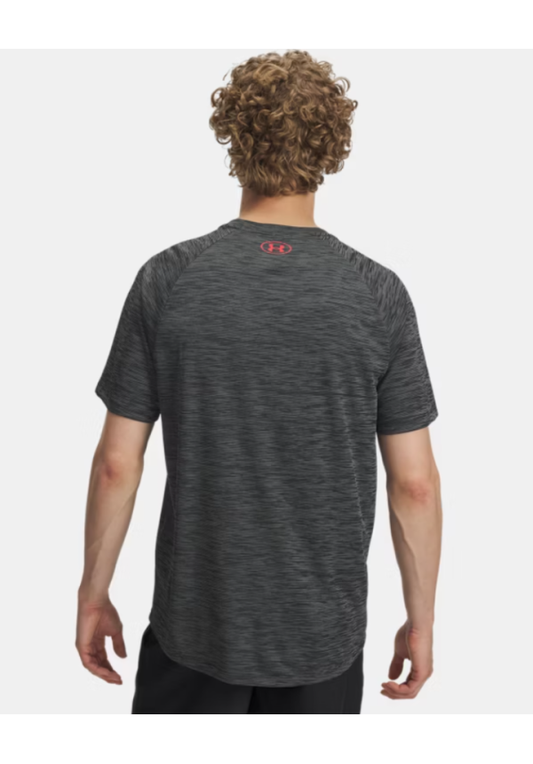 Camiseta de manga corta con textura UA Tech™ para hombre